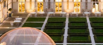 Romantic Escape with Jacuzzi and Cozy Private Terrace, Flexible Check-In!