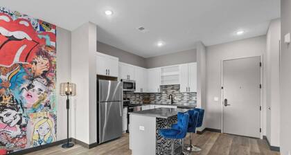 Chic 1BR Apt Near the Music City - Sleeps 4