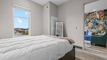 Iron/ironing board, WiFi, bed sheets
