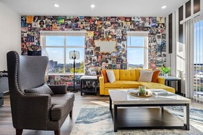 TV - Fun-Filled Getaway: Trendy Spot w/ Foosball! (Nashville)