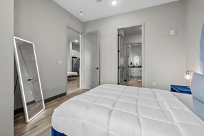 Tabla de planchar con plancha, wifi y ropa de cama 