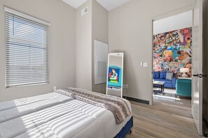 Iron/ironing board, WiFi, bed sheets