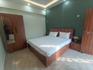 Comfort Double Room | Desk, laptop workspace, free WiFi - Hotel Ramaland (Faizabad)