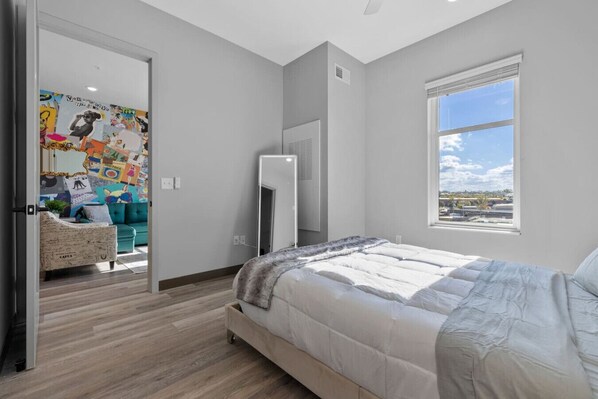WiFi - 1 BR Apt Near Honky Tonks - Comfort Meets Style (Nashville)