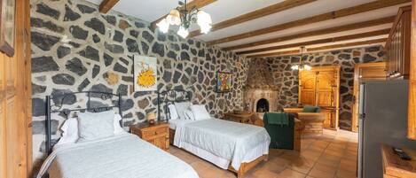 1 bedroom, bed sheets