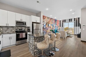 Private kitchen - Comfortable 1BR, 8min to Downtown + Free Wifi! (Nashville)