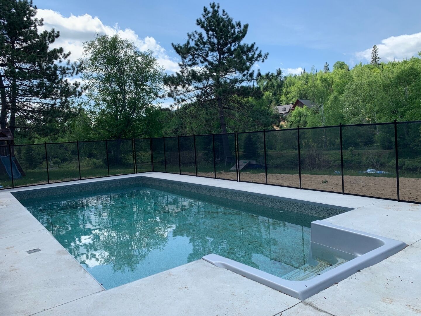 Alberca al aire libre y alberca climatizada