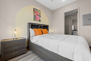 Desk, iron/ironing board, WiFi, bed sheets
