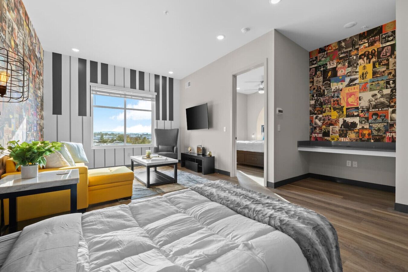 Iron/ironing board, WiFi, bed sheets