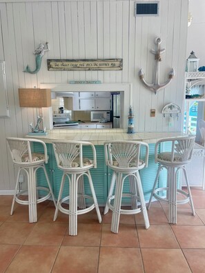 ميكروويف، فرن، موقد طهي مسطح، غسالة أطباق