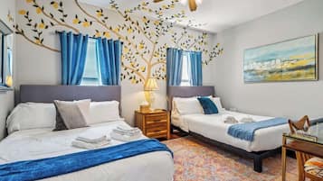 5 bedrooms, desk, iron/ironing board, travel crib