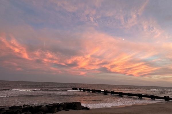 In Strandnähe, Liegestühle, Strandtücher
