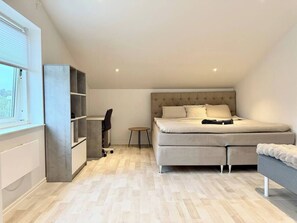 8 Schlafzimmer, Internetzugang, Bettwäsche