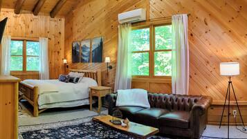 5 bedrooms, desk, iron/ironing board, free WiFi