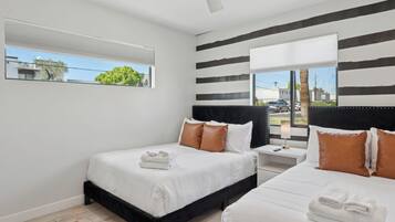 6 quartos, ferros/tábuas de passar roupa, Wi-Fi de cortesia