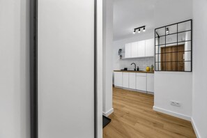 Interior - Downtown Apt - Trams & Bus Nearby - by Rentujemy (Warszawa)