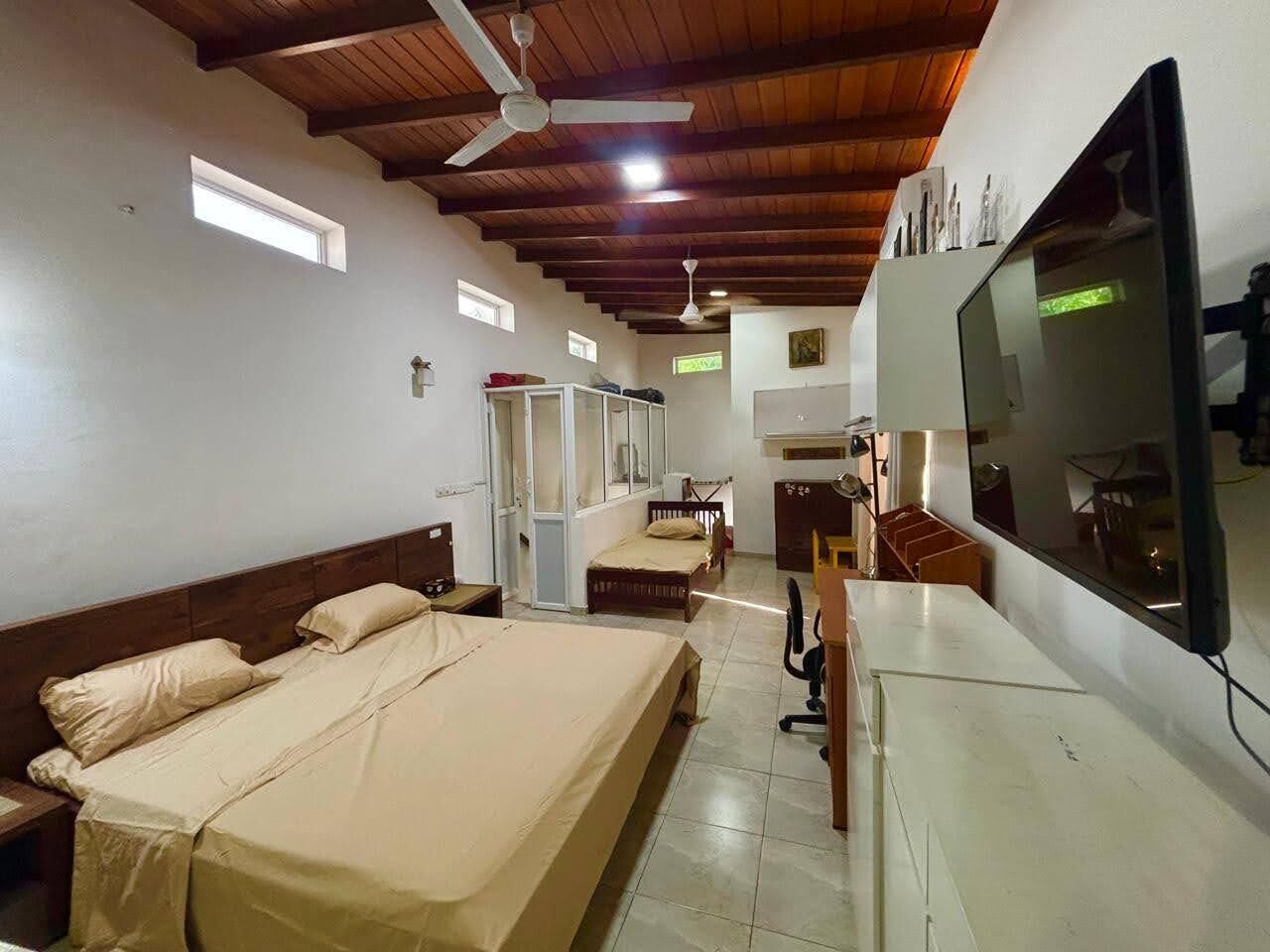 1 bedroom, iron/ironing board, internet, bed sheets