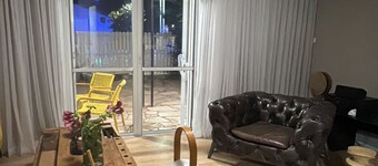 Charming 3-bedroom cottage near the beach - a perfect and central location