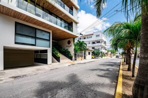Exterior - Trendy Studio w/Pool, Parking, Walk to Beach (Playa del Carmen)