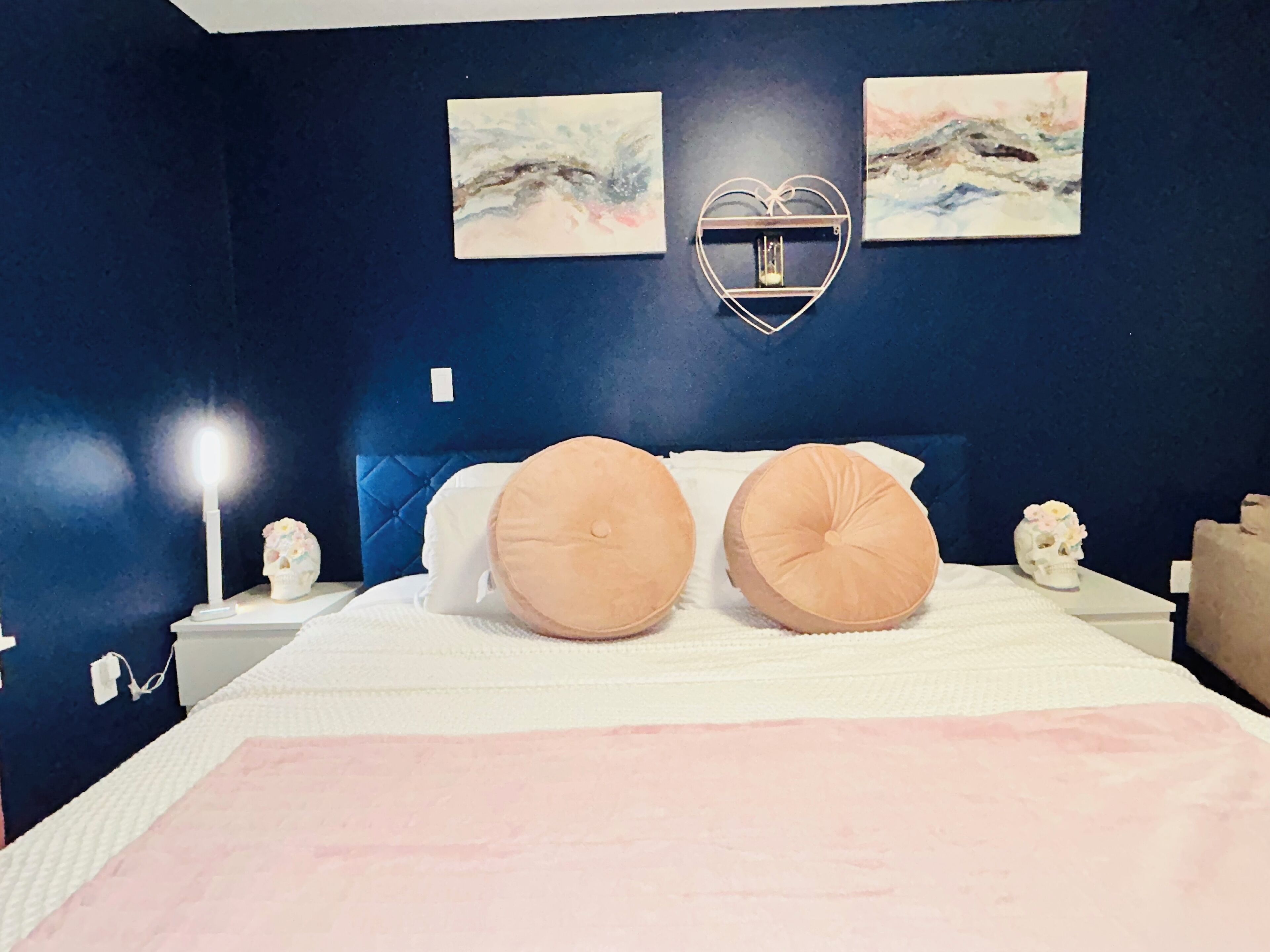 2 chambres, coffres-forts dans les chambres, bureau