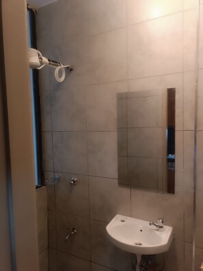 Dusche, Handtücher, Seife, Toilettenpapier