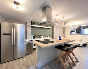 Apartamento Deluxe | Cocina privada | Placa de cocina