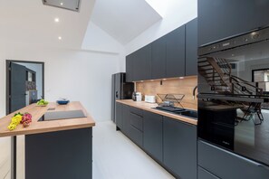 Fridge, microwave, oven, dishwasher