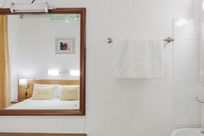 Iron/ironing board, free WiFi