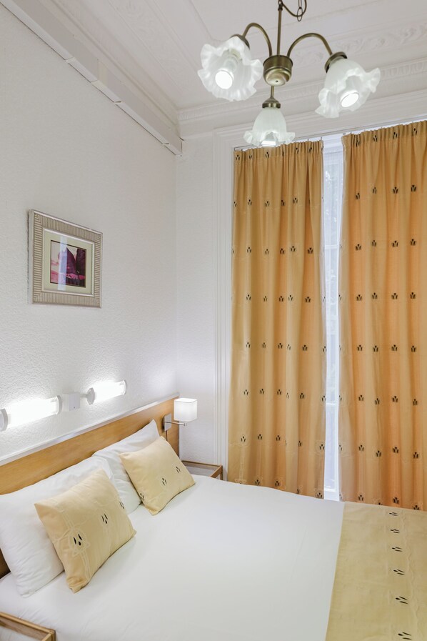 Iron/ironing board, free WiFi