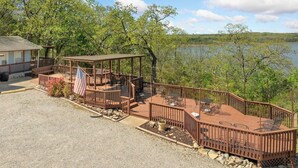 Outdoor dining - Sunset on the Shoals-Cabin 8 (Diamond City)