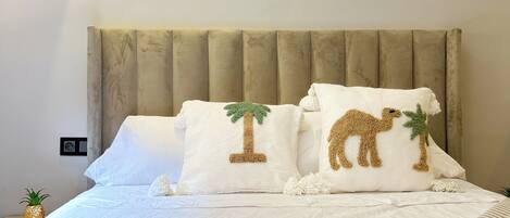 4 chambres, fer et planche à repasser, Wi-Fi, draps fournis