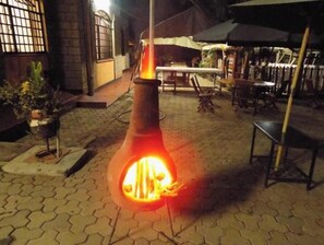 Outdoor dining - Tranquil Homestays (Naro)