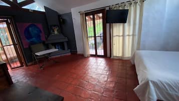 4 bedrooms, WiFi, bed sheets