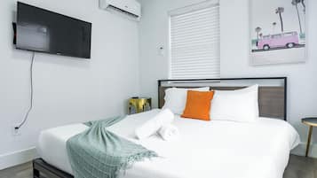 2 bedrooms, iron/ironing board, travel cot, free WiFi