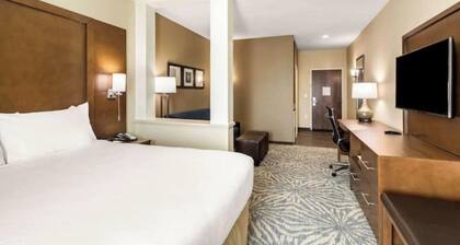 ATX Adventure Base: King Suite w/Breakfast & Pool