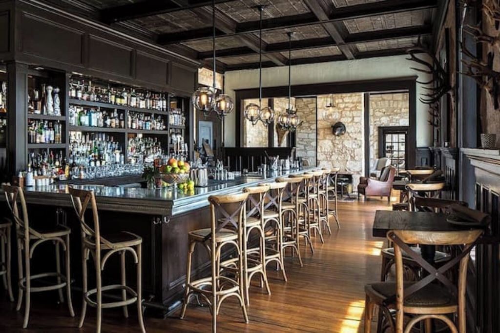 Bar (in der Unterkunft)