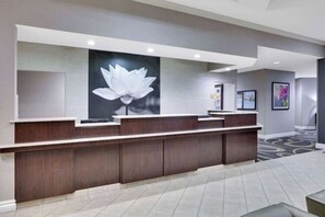 Lobby - Central Expressway Two Double w/Breakfast & Pool (Brownsville)
