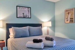 2 chambres, fer et planche à repasser, Wi-Fi, draps fournis