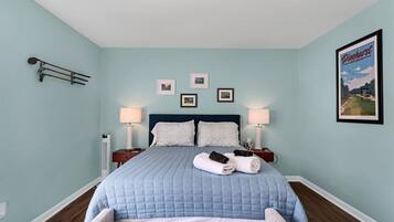 2 bedrooms, desk, iron/ironing board, travel crib