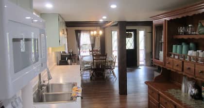 Beautiful 3-bedroom chalet with a private 5 acre pond in Esperance