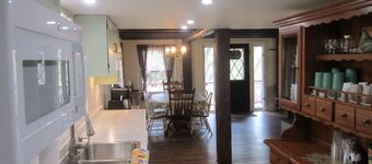 Beautiful 3-bedroom chalet with a private 5 acre pond in Esperance