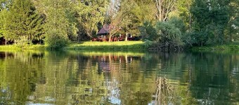 Beautiful 3-bedroom chalet with a private 5 acre pond in Esperance