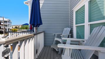 House, 1 King Bed with Sofa bed (Mardi's Cozy Townhouse) | Property grounds