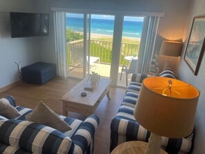 Deluxe-Apartment, 1 Schlafzimmer, Balkon, Meerseite | Wohnbereich