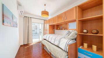 4 dormitorios, tabla de planchar con plancha, wifi y ropa de cama