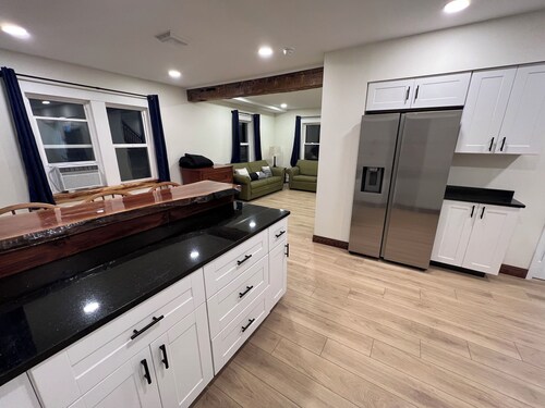 Modern 3 Bedroom House, walkable to downtown State College