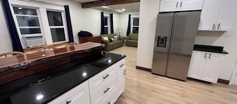 Modern 3 Bedroom House, walkable to downtown State College