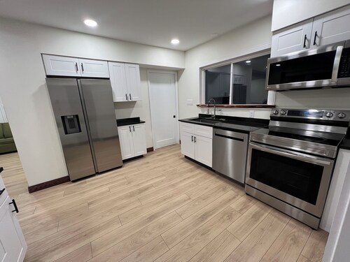 Modern 3 Bedroom House, walkable to downtown State College