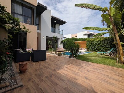 Lovely 3-bedroom villa with Private  Pool in Tamaris