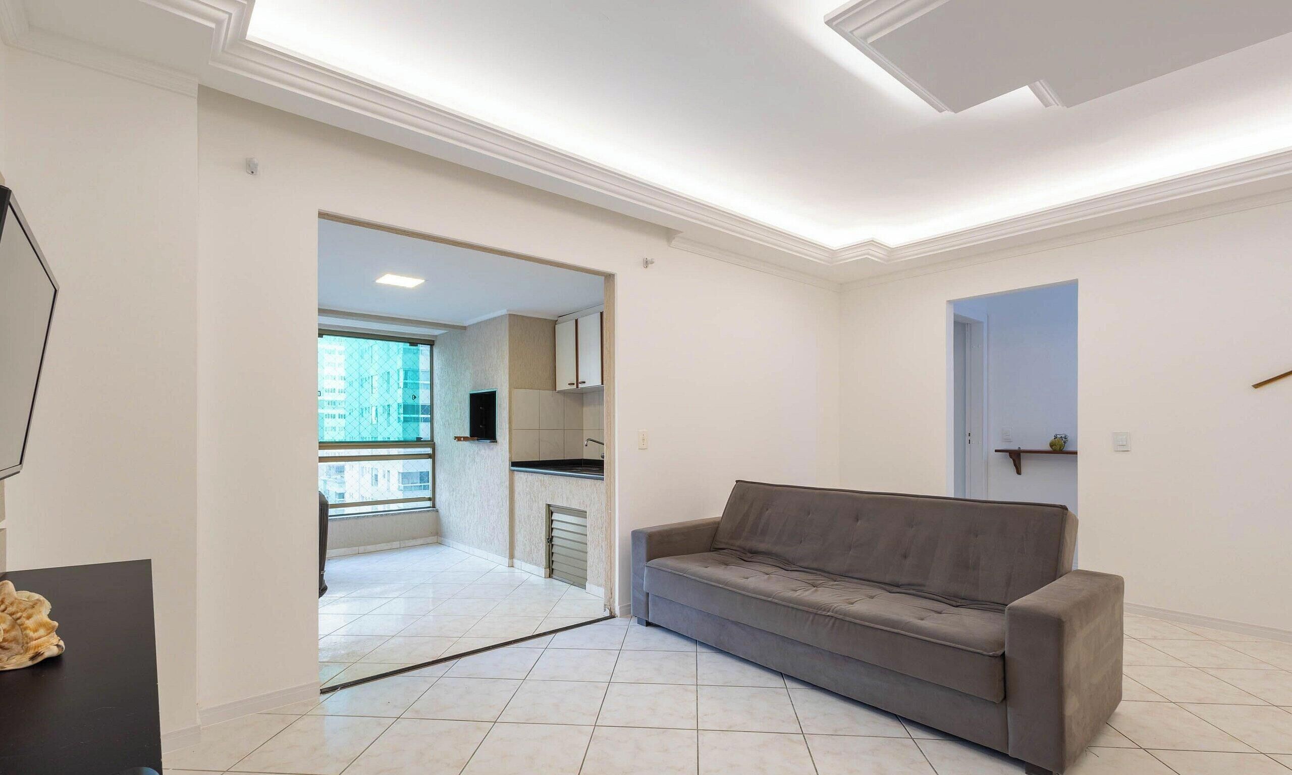 Basic Apartment | Living area